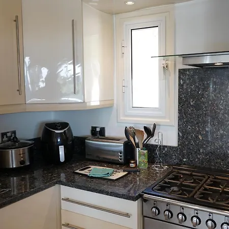 Villa Oceana - With Private Pool And Gardens Peyia