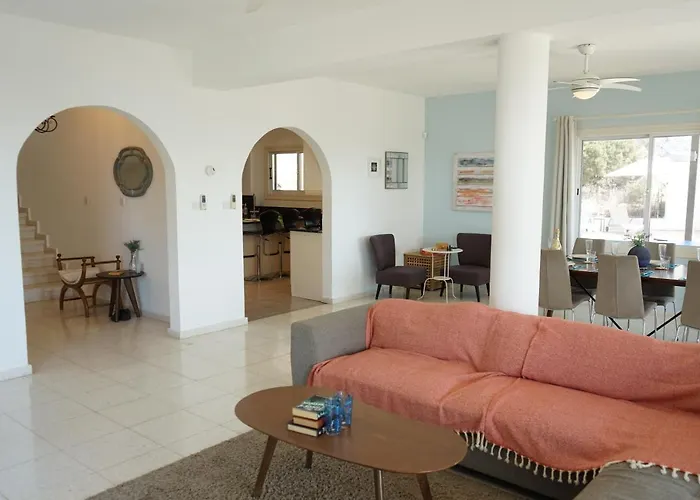 Villa Oceana - With Private Pool&gardens Peyia